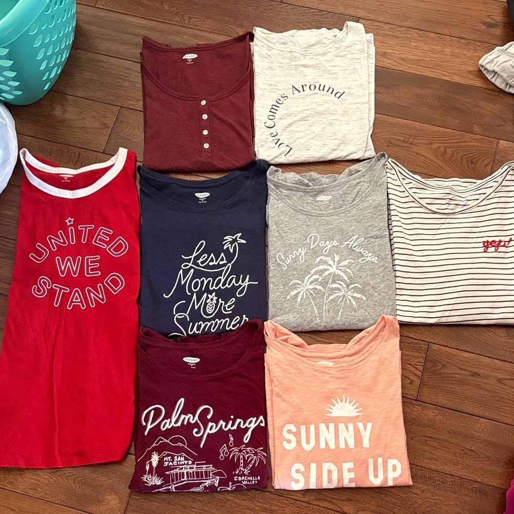 Women's Old Navy T-Shirt Lot
